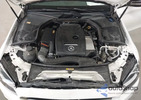 2016 Mercedes-Benz C 300 4Matic z USA, uszkodzony, nr VIN 55SWF4KB1GU134816